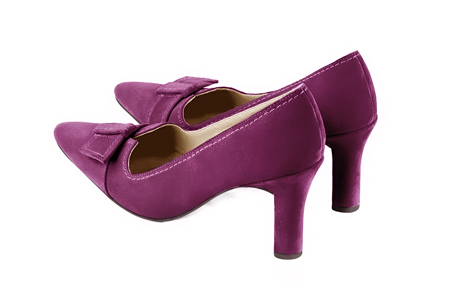 Mulberry purple women's dress pumps, with a knot on the front. Tapered toe. High kitten heels. Rear view - Florence KOOIJMAN